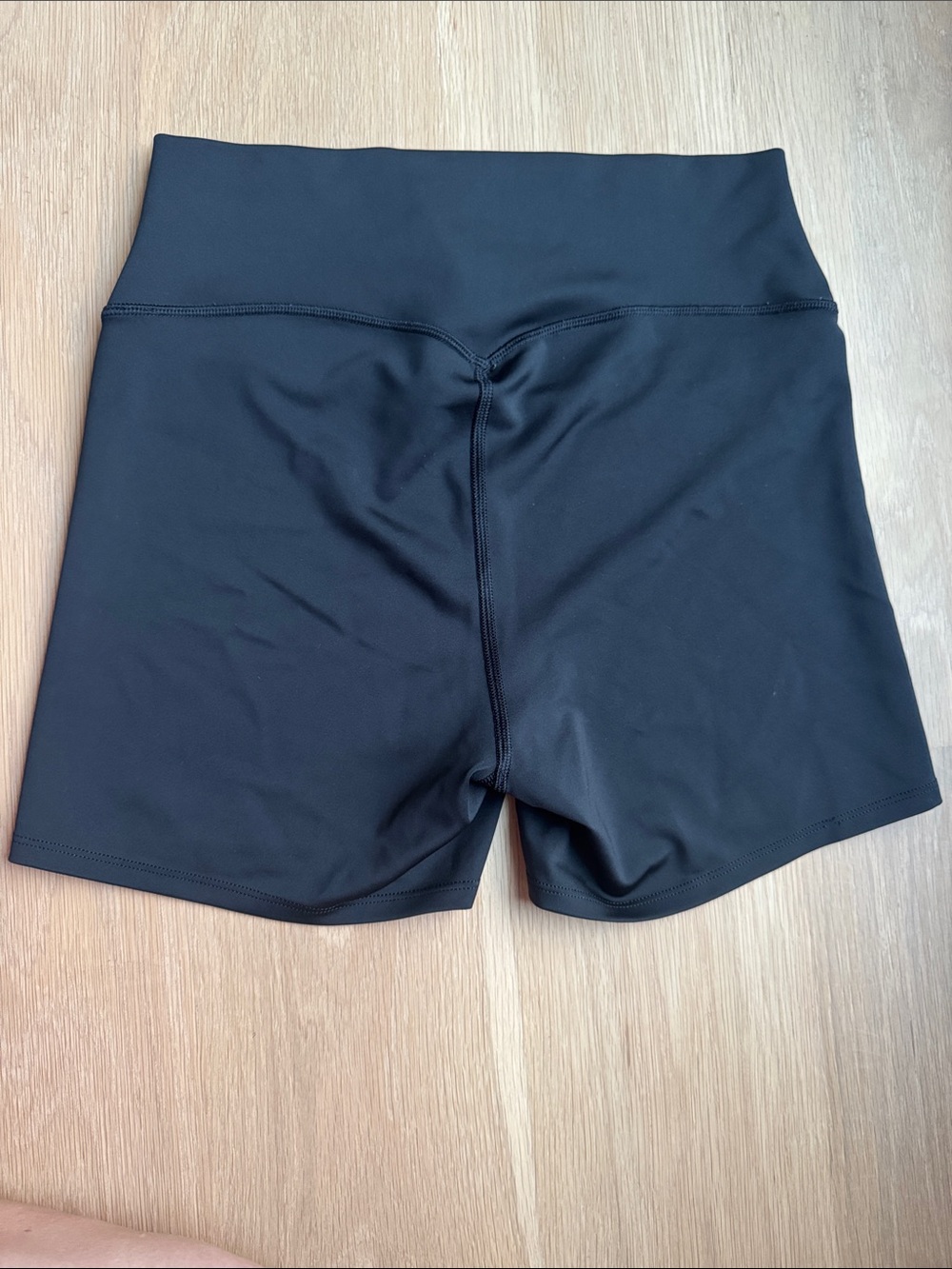 ALO Yoga Black High-Rise Bike Shorts - Picture 3 of 3
